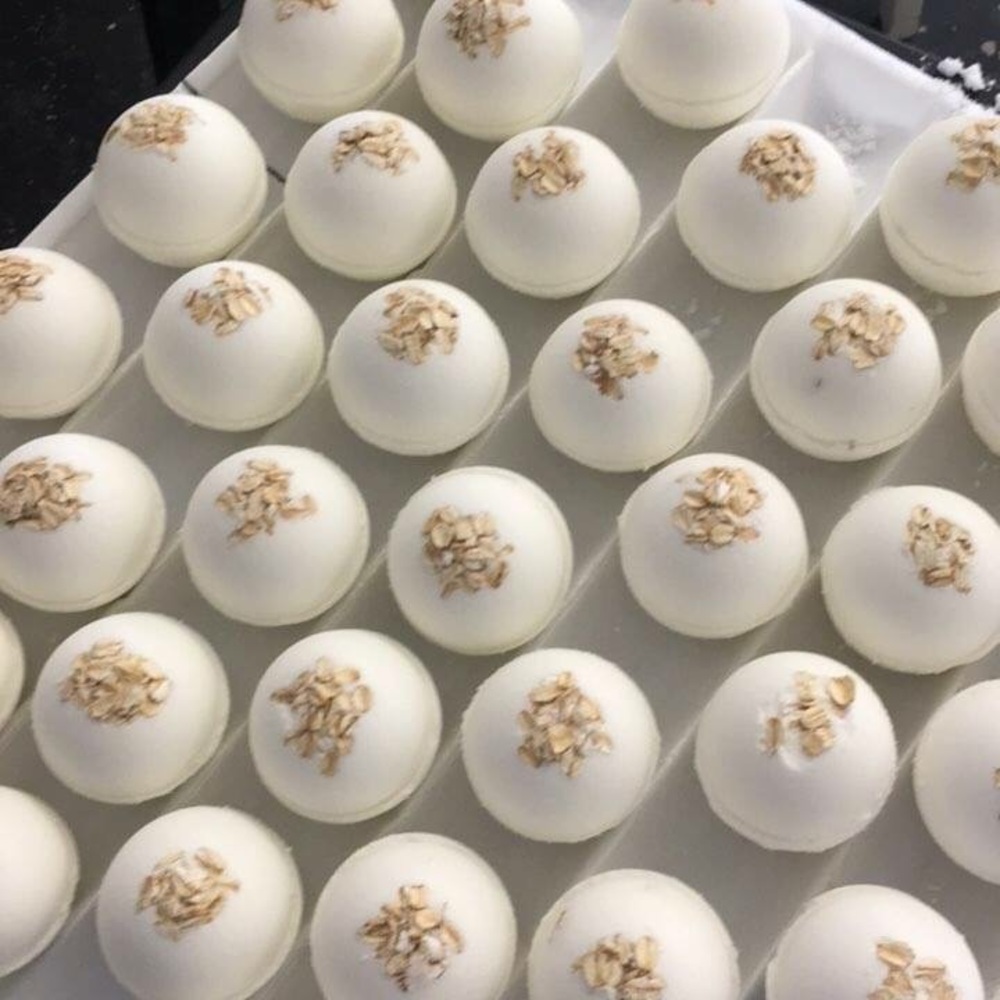 Oatmeal, Milk and Honey Bath Bomb